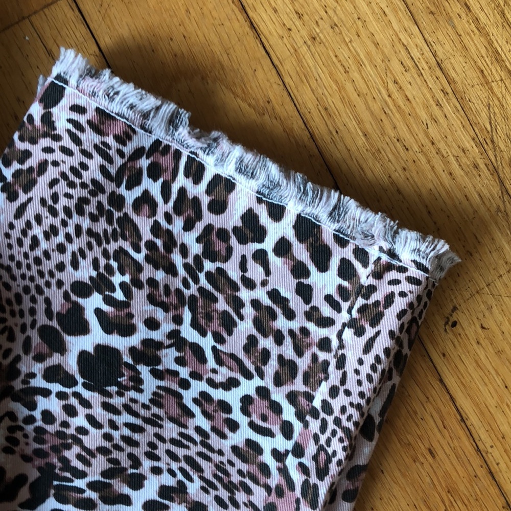 Tyler BOE Cheetah Print Jeans Woman’s Size 14 NWOT - Picture 2 of 9